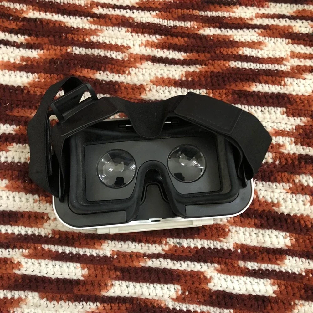 Sharper Image Virtual Reality VR Discovery Smartphone Viewer 360 Degree Headset